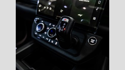 Defender 110 21
