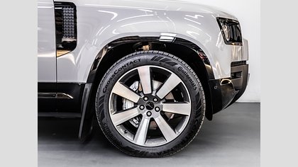 Defender 110 1
