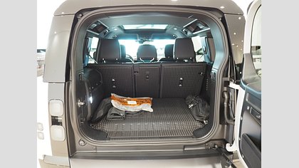 Defender 110 3