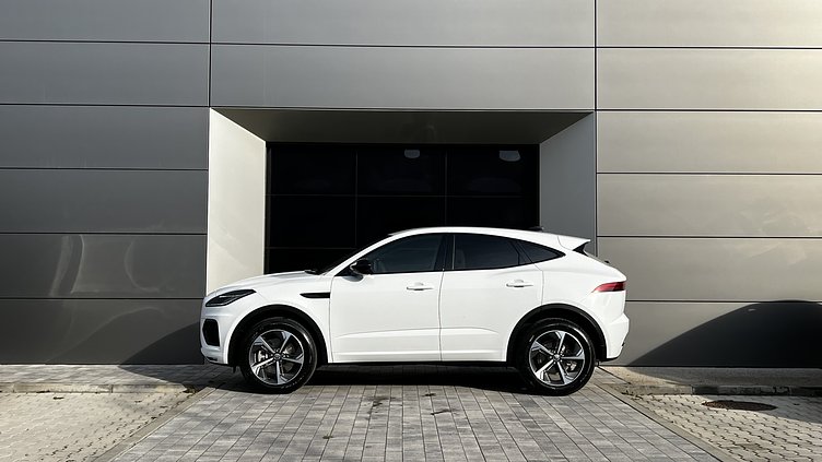 2023 SKLADOVÉ VOZIDLÁ Jaguar E-Pace Fuji White D200 MHEV Dynamic SE