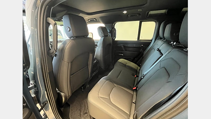 Defender 110 4