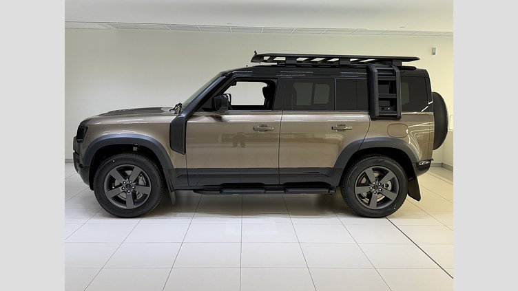 2026 Ny Land Rover Defender 110 Gondwana Stone Bensin Laddhybrid X-Dynamic SE