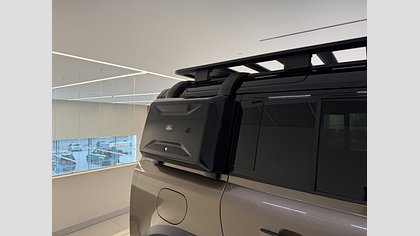 Defender 110 8