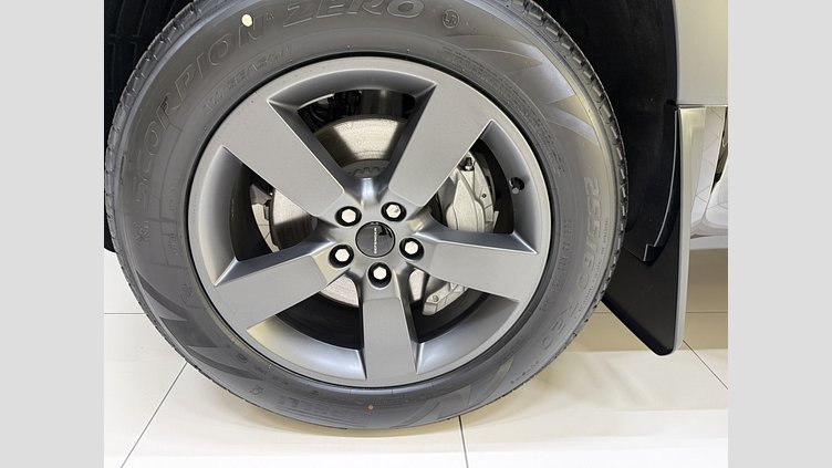 2026 Ny Land Rover Defender 110 Gondwana Stone Bensin Laddhybrid X-Dynamic SE