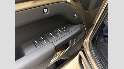 Defender 110 14