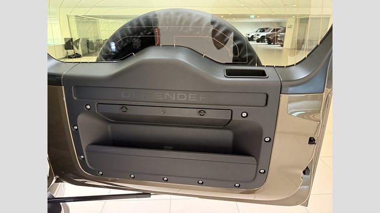 2026 Ny Land Rover Defender 110 Gondwana Stone Bensin Laddhybrid X-Dynamic SE