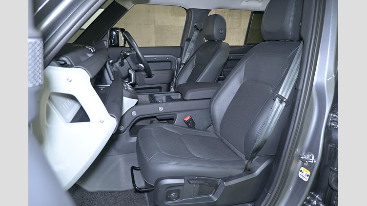 2024 認定中古車 Land Rover Defender 110 アイガーグレイ D300 AWD（AT） S