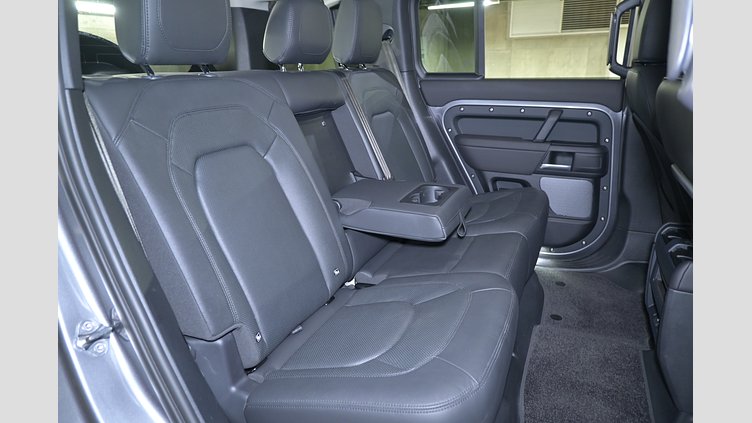 2024 認定中古車 Land Rover Defender 110 アイガーグレイ D300 AWD（AT） S