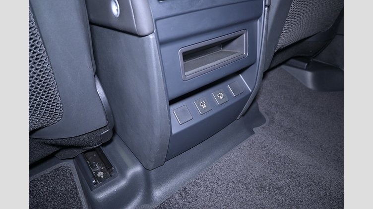 2024 認定中古車 Land Rover Defender 110 アイガーグレイ D300 AWD（AT） S