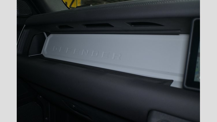 2024 認定中古車 Land Rover Defender 110 アイガーグレイ D300 AWD（AT） S
