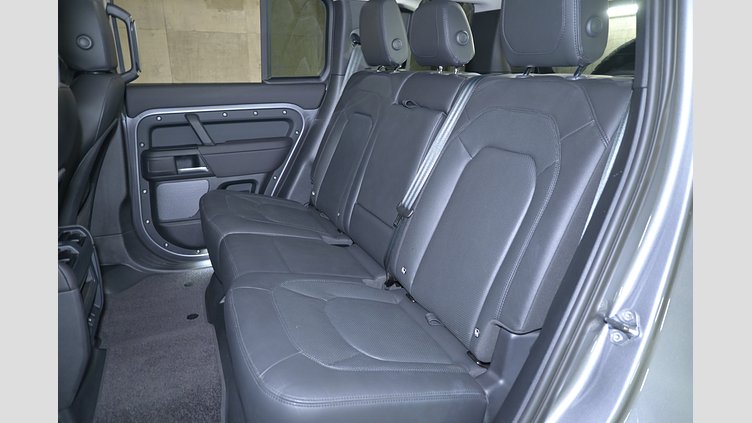 2024 認定中古車 Land Rover Defender 110 アイガーグレイ D300 AWD（AT） S