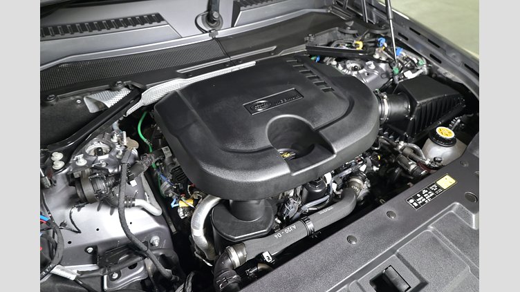 2024 認定中古車 Land Rover Defender 110 アイガーグレイ D300 AWD（AT） S
