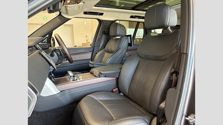 2023 認定中古車 Land Rover Range Rover シャラントグレー D300 AWD MHEV（AT） スタンダードホイールベース AUTOBIOGRAPHY