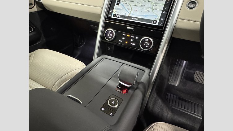 2021 認定中古車 Land Rover Discovery Lantau Bronze 3.0 litre i6P​ 360PS AWD