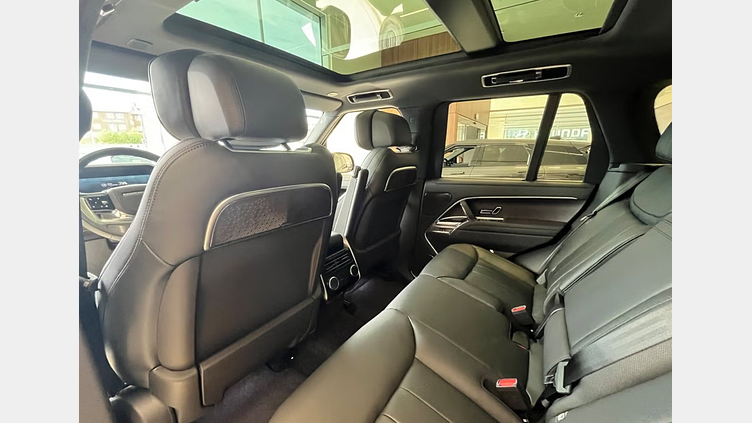 2026 Ny Land Rover Range Rover Charente Grey P550e AWD AUTO PHEV Standard hjulbas Autobiography