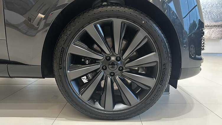 2026 新車 Land Rover Range Rover Carpathian Grey P615 SV SWB