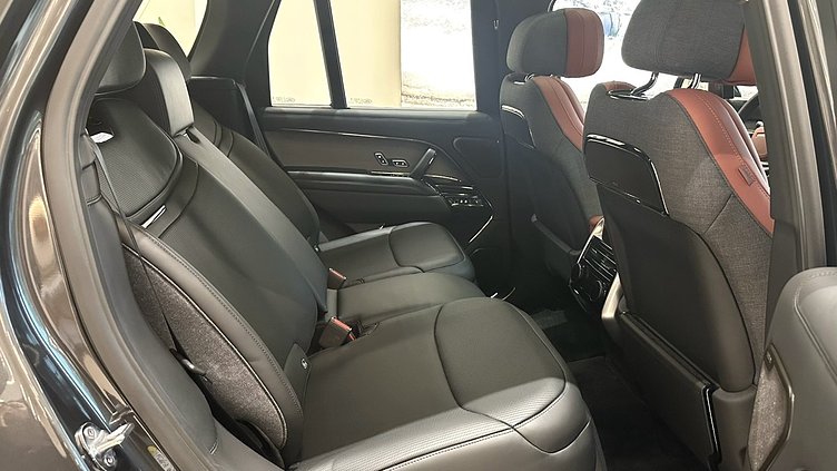 2026 新車 Land Rover Range Rover Carpathian Grey P615 SV SWB