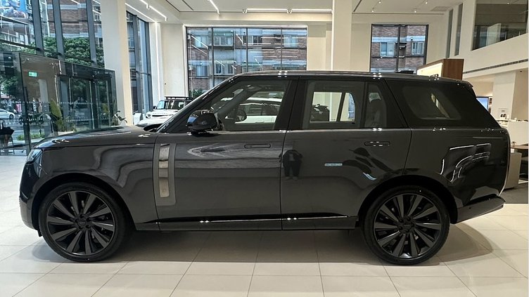 2026 新車 Land Rover Range Rover Carpathian Grey P615 SV SWB