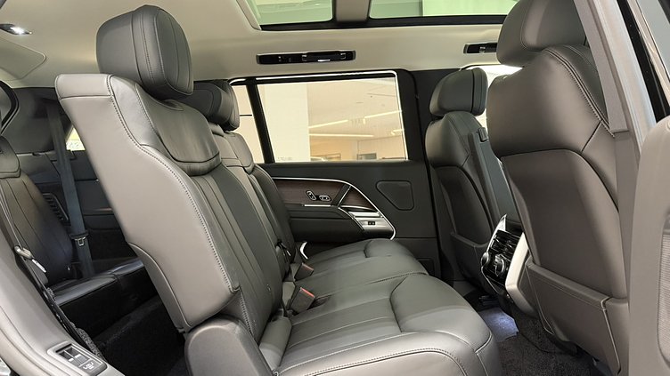 2026 新車 Land Rover Range Rover (1AG) 聖托里尼黑　Santorini Black P400 汽油 (輕油電混合) 長軸距7人座 HSE