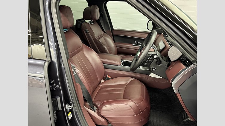 2023 認定中古車 Land Rover Range Rover アメジストグレイパープル - グロスフィニッシュ RANGE ROVER AUTOBIOGRAPHY ロングホイールベース
4.4L V8 530PSツインターボガソリンエンジン（AT）
AWD ロングホイールベース AUTOBIOGRAPHY