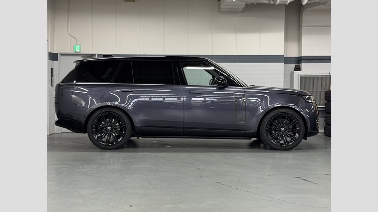 2023 認定中古車 Land Rover Range Rover アメジストグレイパープル - グロスフィニッシュ RANGE ROVER AUTOBIOGRAPHY ロングホイールベース
4.4L V8 530PSツインターボガソリンエンジン（AT）
AWD ロングホイールベース AUTOBIOGRAPHY