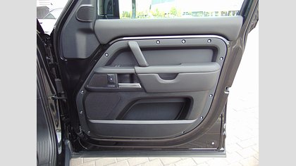 Defender 110 13