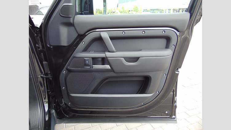 2025 Вживаний Land Rover Defender 110 Santorini Black Дизель D300 MHEV X-Dynamic HSE
