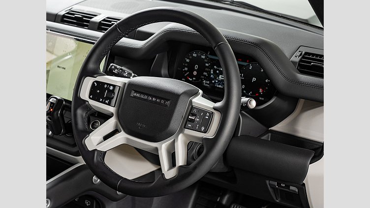 2025 認定中古車 Land Rover Defender 110 カルパチアングレイ D350 ディーゼルマイルドハイブリッド X-Dynamic HSE