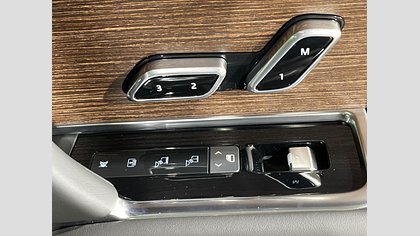 Range Rover 64