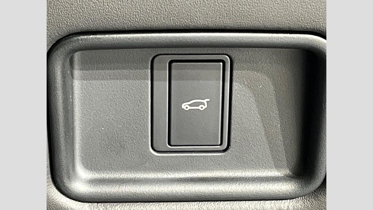 2024 認定中古車 Land Rover Range Rover オストゥーニパールホワイト（お取り扱いの有無については正規ディーラーにお問い合わせください） D350 AWD MHEV（AT） スタンダードホイールベース Autobiography