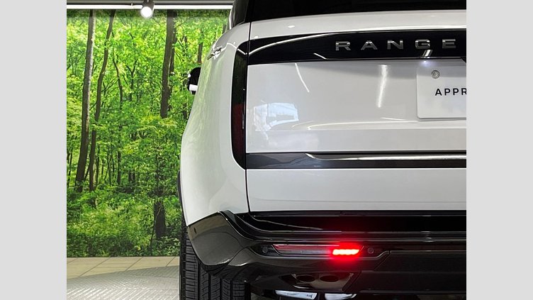 2024 認定中古車 Land Rover Range Rover オストゥーニパールホワイト（お取り扱いの有無については正規ディーラーにお問い合わせください） D350 AWD MHEV（AT） スタンダードホイールベース Autobiography