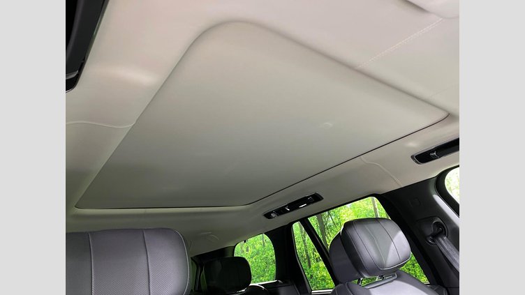 2024 認定中古車 Land Rover Range Rover オストゥーニパールホワイト（お取り扱いの有無については正規ディーラーにお問い合わせください） D350 AWD MHEV（AT） スタンダードホイールベース Autobiography