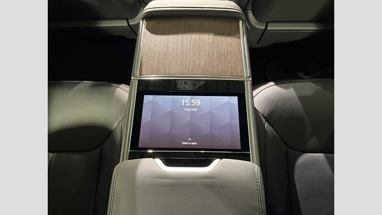2024 認定中古車 Land Rover Range Rover オストゥーニパールホワイト（お取り扱いの有無については正規ディーラーにお問い合わせください） D350 AWD MHEV（AT） スタンダードホイールベース Autobiography