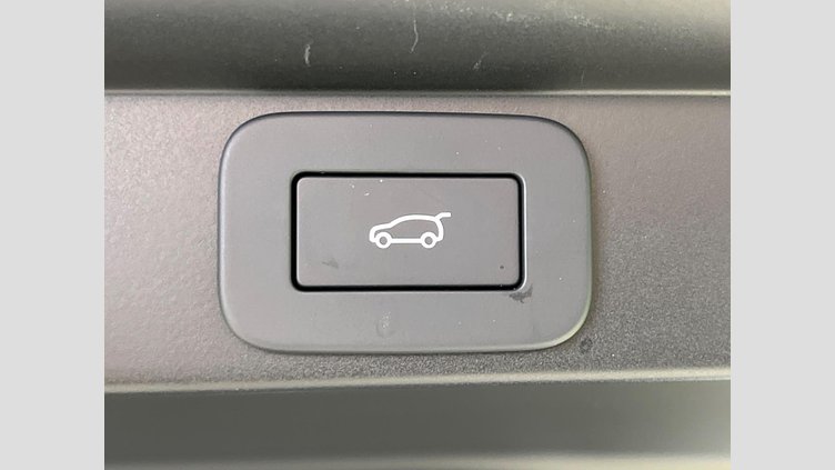 2024 認定中古車 Land Rover Range Rover オストゥーニパールホワイト（お取り扱いの有無については正規ディーラーにお問い合わせください） D350 AWD MHEV（AT） スタンダードホイールベース Autobiography
