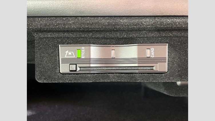 2024 認定中古車 Land Rover Range Rover オストゥーニパールホワイト（お取り扱いの有無については正規ディーラーにお問い合わせください） D350 AWD MHEV（AT） スタンダードホイールベース Autobiography