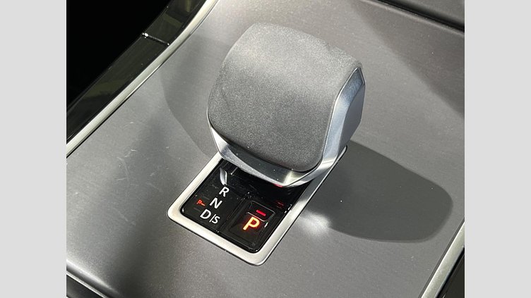 2024 認定中古車 Land Rover Range Rover Evoque サントリーニブラック プラグインハイブリッド（ガソリン） Standard Wheelbase DYNAMIC HSE
