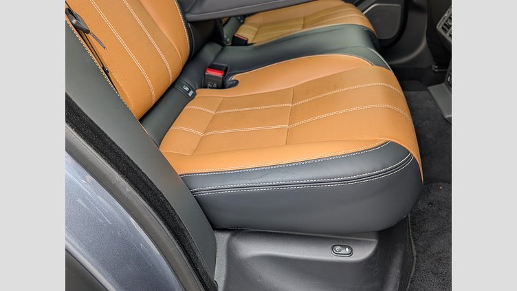 2022 認定中古車 Land Rover Range Rover Velar バイロンブルー P250 AWD（オートマチック） R-DYNAMIC HSE