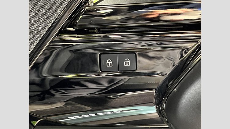 2025 認定中古車 Land Rover Range Rover Sport サントリーニブラック P550eプラグインハイブリッド（ガソリン） スタンダードホイールベース Dynamic SE