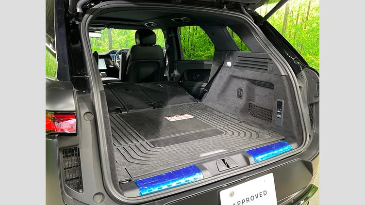 2025 認定中古車 Land Rover Range Rover Sport サントリーニブラック P550eプラグインハイブリッド（ガソリン） スタンダードホイールベース Dynamic SE