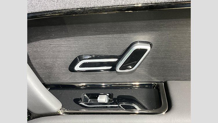 2025 認定中古車 Land Rover Range Rover Sport サントリーニブラック P550eプラグインハイブリッド（ガソリン） スタンダードホイールベース Dynamic SE