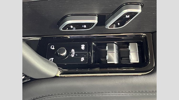 2025 認定中古車 Land Rover Range Rover Sport サントリーニブラック P550eプラグインハイブリッド（ガソリン） スタンダードホイールベース Dynamic SE