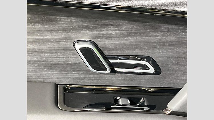 2025 認定中古車 Land Rover Range Rover Sport サントリーニブラック P550eプラグインハイブリッド（ガソリン） スタンダードホイールベース Dynamic SE