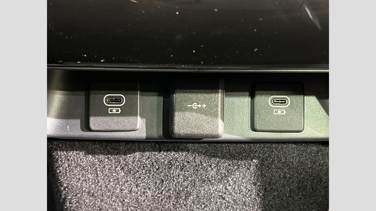 2025 認定中古車 Land Rover Range Rover Sport サントリーニブラック P550eプラグインハイブリッド（ガソリン） スタンダードホイールベース Dynamic SE