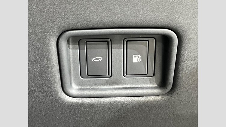 2025 認定中古車 Land Rover Range Rover Sport サントリーニブラック P550eプラグインハイブリッド（ガソリン） スタンダードホイールベース Dynamic SE