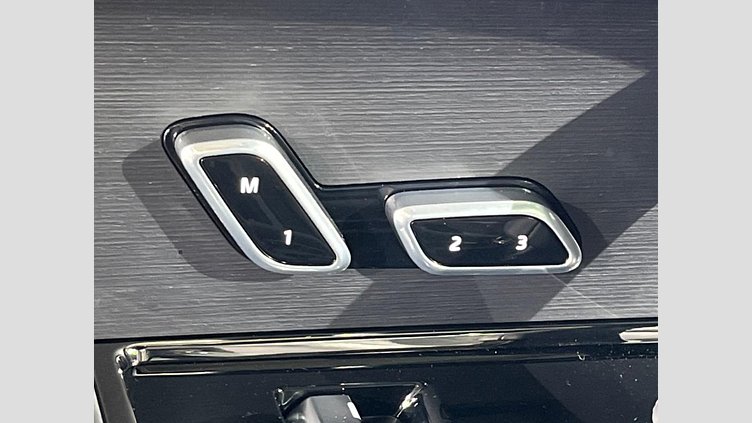 2025 認定中古車 Land Rover Range Rover Sport サントリーニブラック P550eプラグインハイブリッド（ガソリン） スタンダードホイールベース Dynamic SE