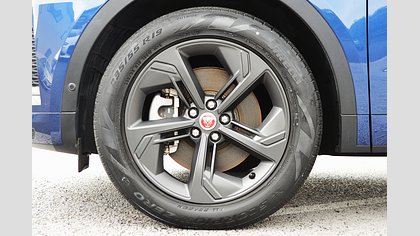 E-Pace 8