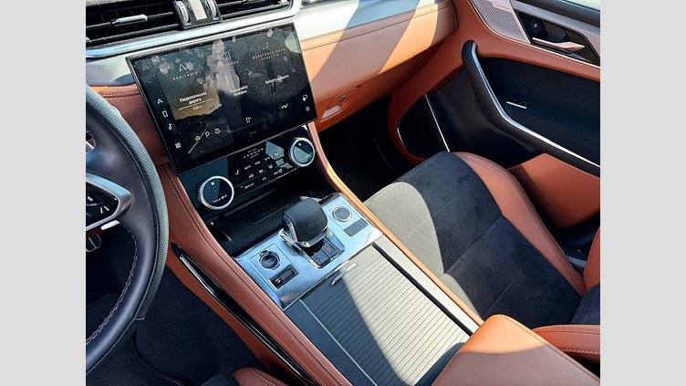 2023 Вживаний Jaguar F-Pace Ostuni Pearl White P550 AWD AUTOMATIC SVR