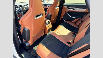 F-Pace 28