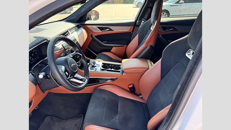 2023 Вживаний Jaguar F-Pace Ostuni Pearl White P550 AWD AUTOMATIC SVR