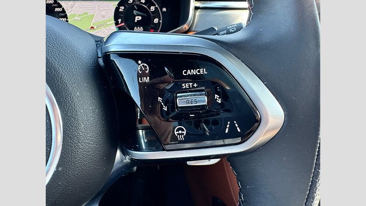 2023 Вживаний Jaguar F-Pace Ostuni Pearl White P550 AWD AUTOMATIC SVR